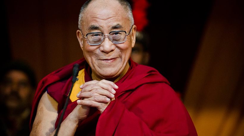 Ο διάδοχος του Δαλάι Λάμα θα μπορούσε να είναι μία… ελκυστική γυναίκα